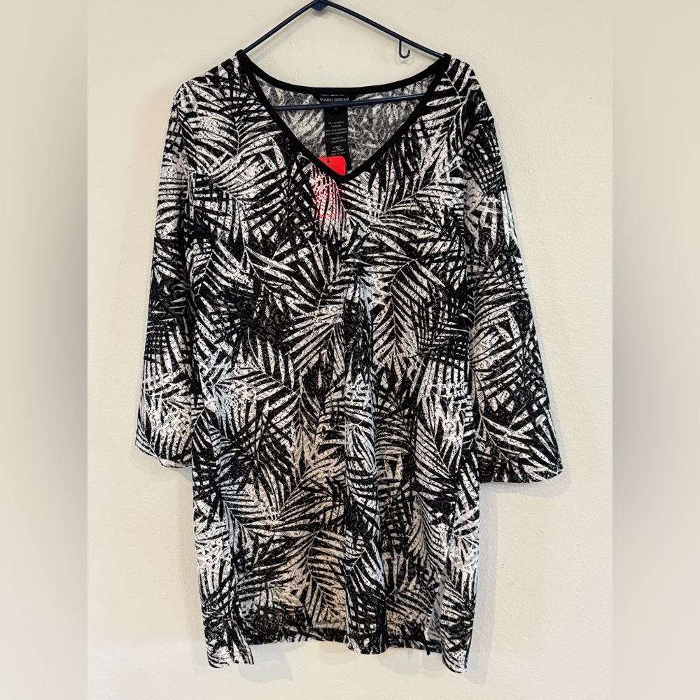 NWT Mario Serrani Italy Black and White Beach Cover-Up Tropical Beach Size Med
